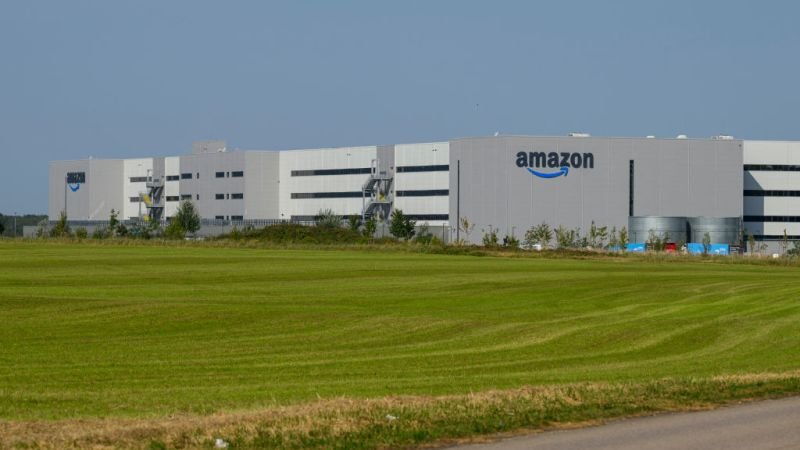 Amazon solicita a sus empleados volver al trabajo presencial cinco días a la semana.