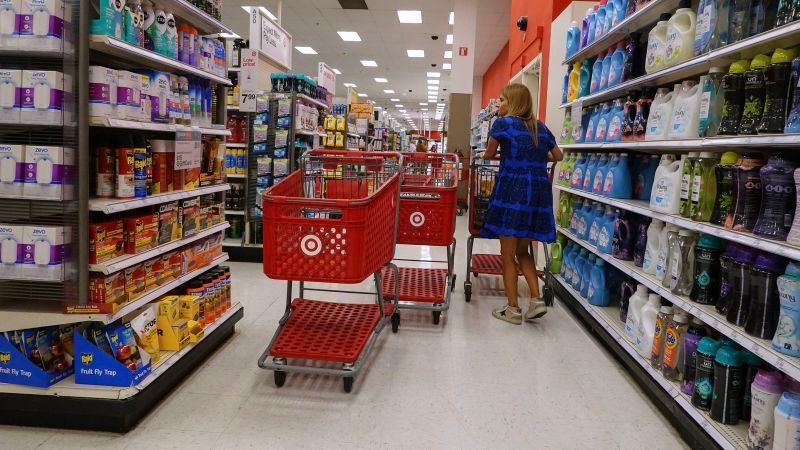 Aperturas y cierres del Día de los Veteranos 2024: ¿Qué estará disponible?