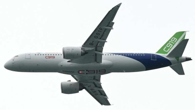 China lanza un innovador avión de pasajeros para rivalizar con los titanes del sector