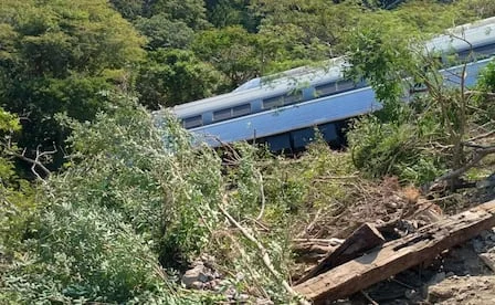 Descarrilamiento del tren Transístmico provoca al menos 15 heridos