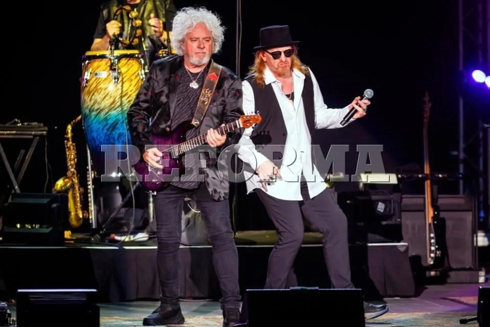 Despierta la locura de Toto en su espectáculo