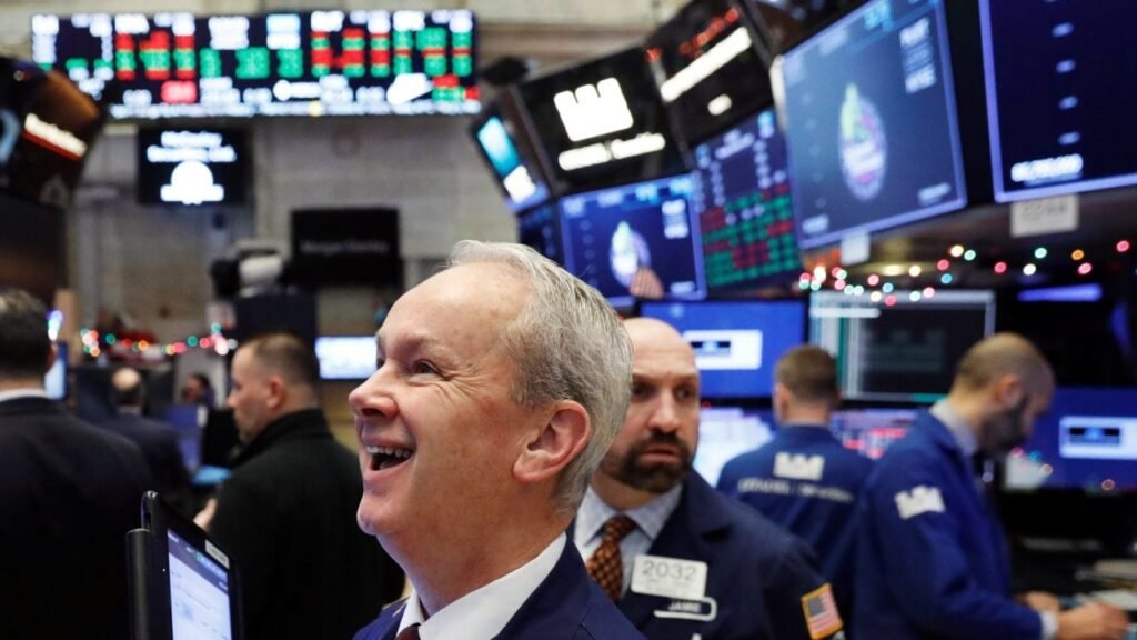El Dow Jones y el S&P 500 alcanzan récords históricos al comenzar la temporada navideña
