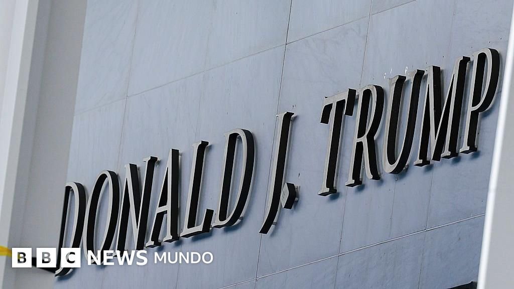 El Kennedy Center de Washington D.C. incorpora el nombre de Trump en su emblemática fachada.