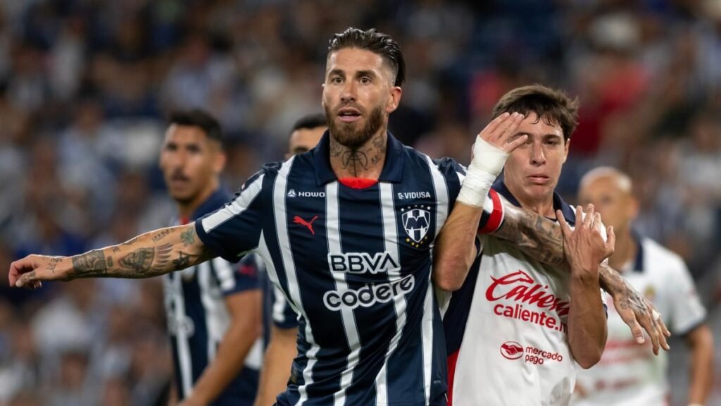 El Rayados de Sergio Ramos triunfa sobre el Chivas y respira en el Clausura mexicano: "Era vital ganar y lo hicimos"
