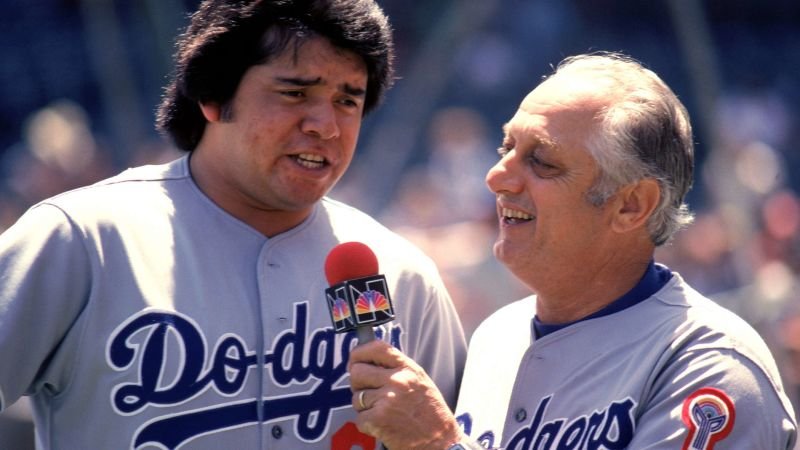 Fernando Valenzuela: una leyenda asombrosa tanto en el campo como fuera de él