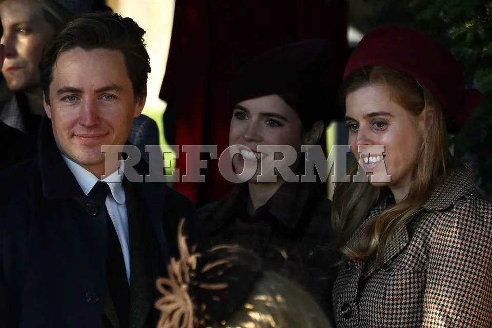 Hijas de Andrew asisten a la misa real navideña sin la compañía de su padre.