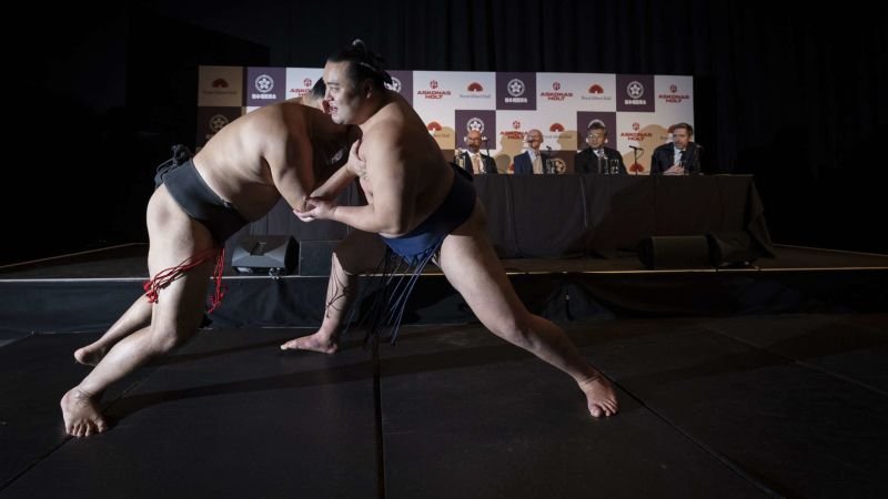 La emocionante competencia de sumo vuelve a Londres después de 34 años