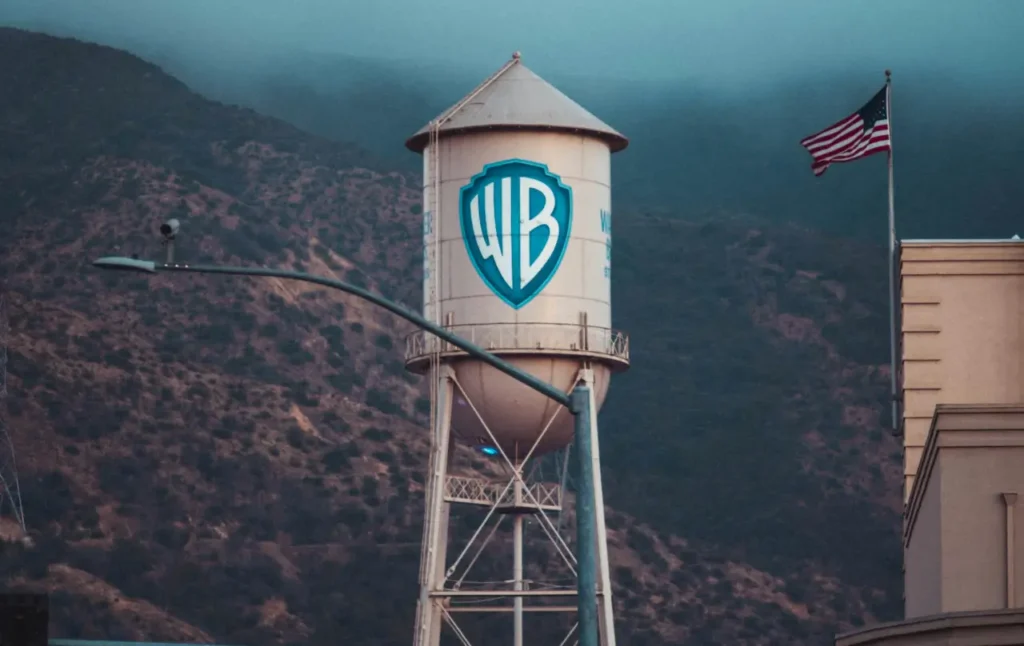 La oferta de Paramount a Warner Bros no convence, asegura un inversor clave.