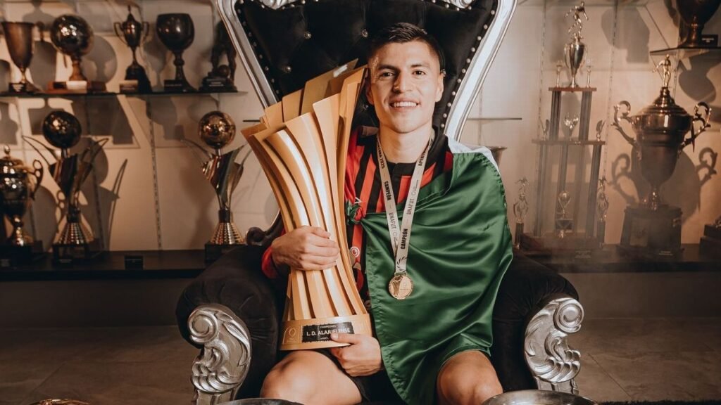 Ronaldo Cisneros anotó un gol en Costa Rica