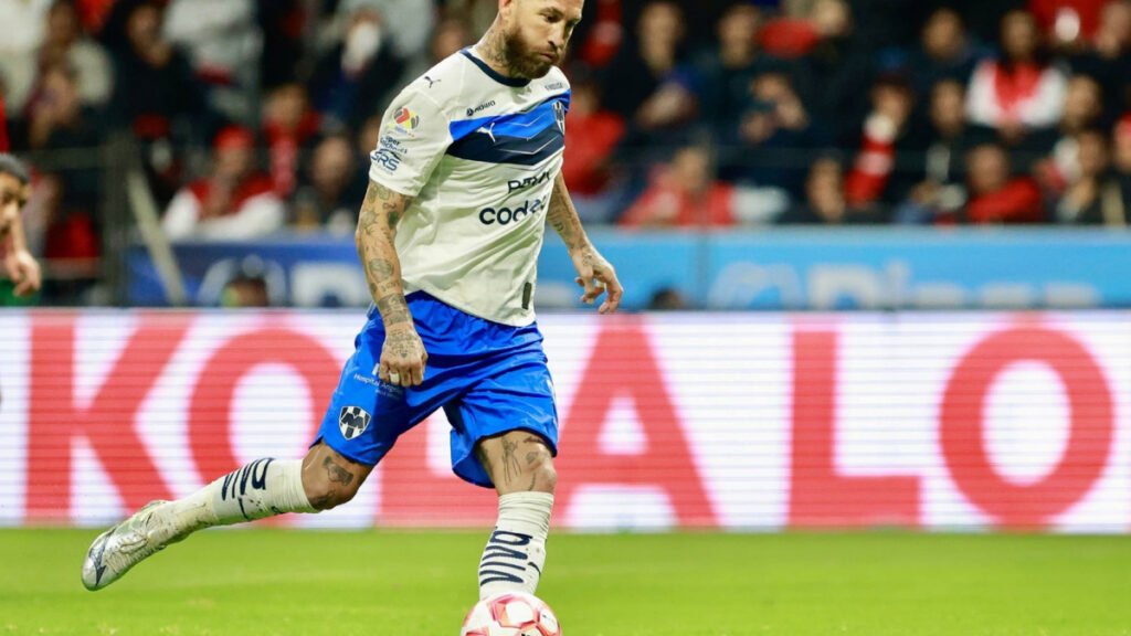 Sergio Ramos falla un penalti al estilo Panenka y su equipo recibe seis goles al final