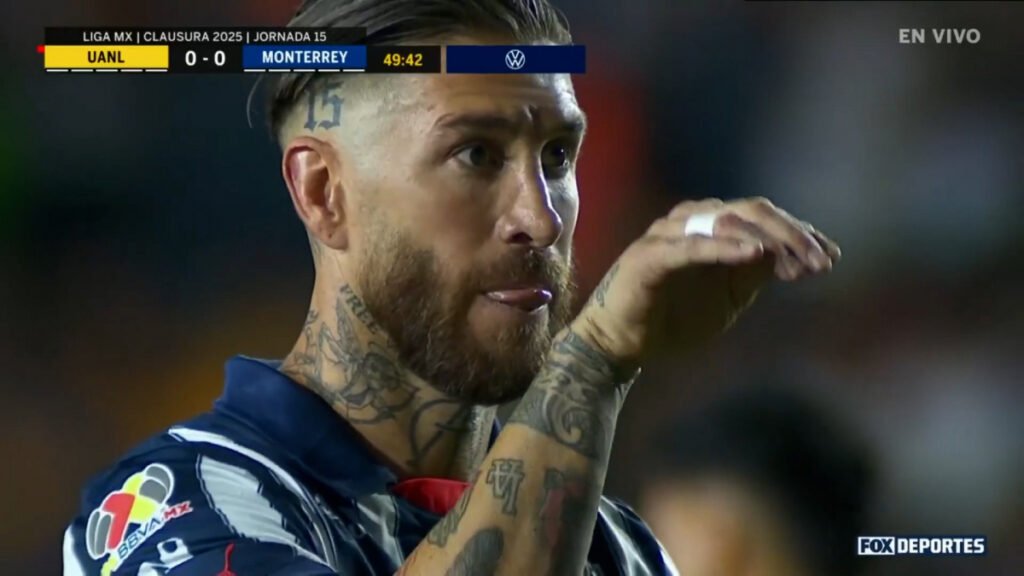 Sergio Ramos se ríe del portero de Tigres: 'amenaza' de penalti al estilo Panenka