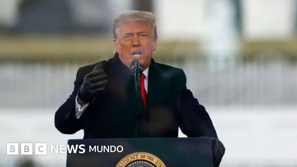 Trump interpone una demanda de US$5.000 millones a la BBC por manipular sus declaraciones en un reportaje.