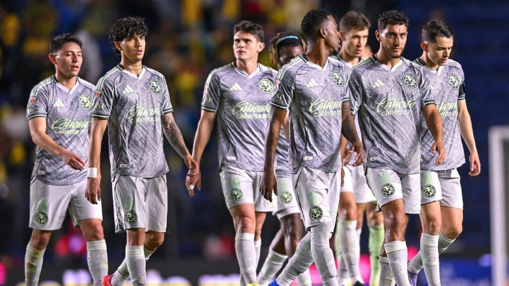 América sufre una desalentadora derrota en casa