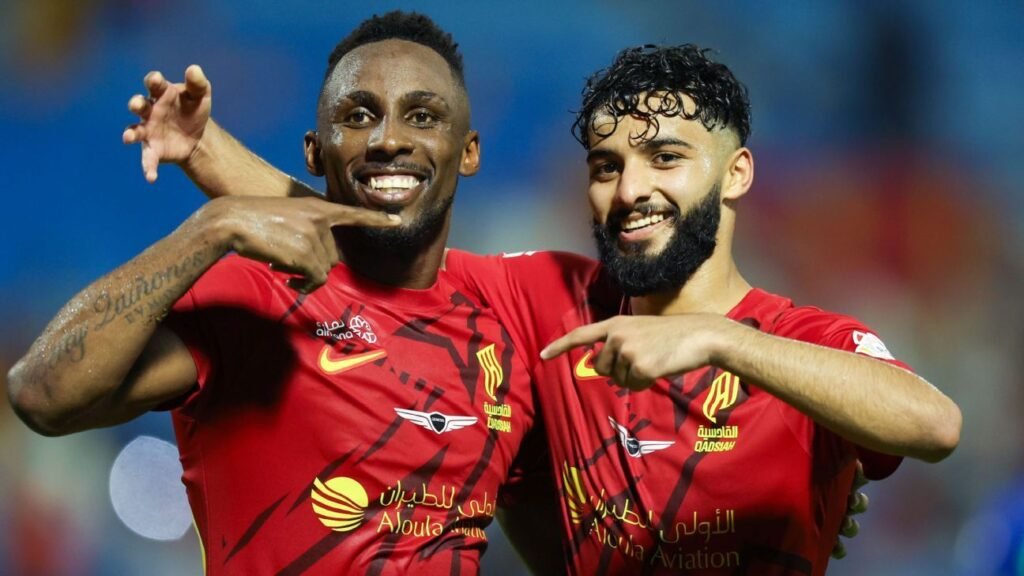 Julián Quiñones finaliza el año anotando en Arabia