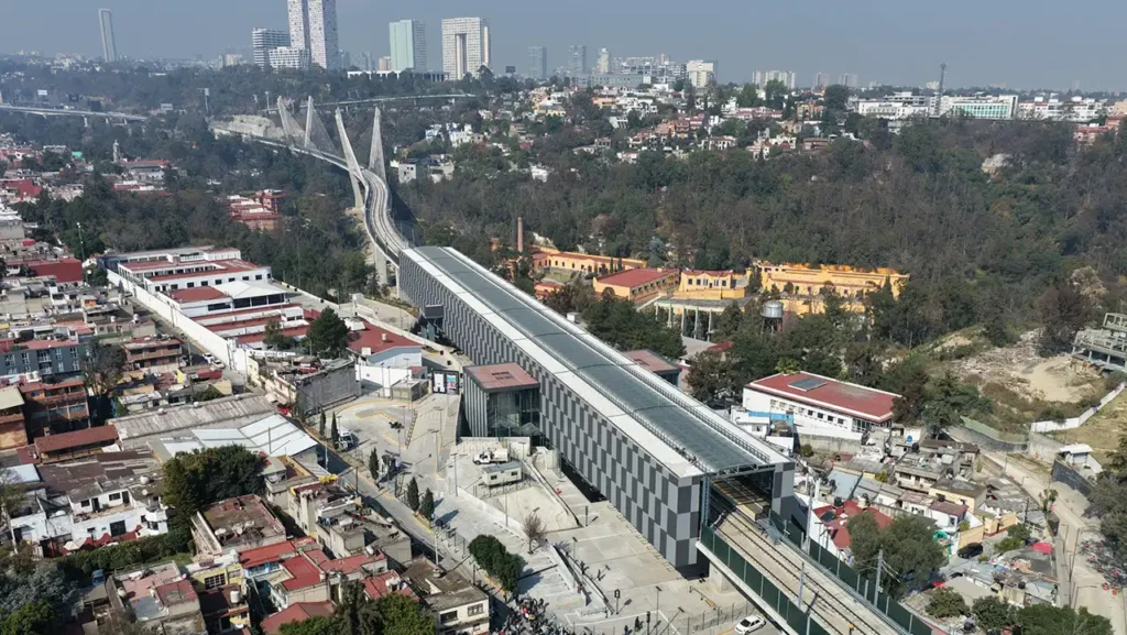 El Tren Insurgente, que conecta CDMX y Toluca, comienza su servicio completo tras 12 años de construcción y una inversión de 100,000 mdp.