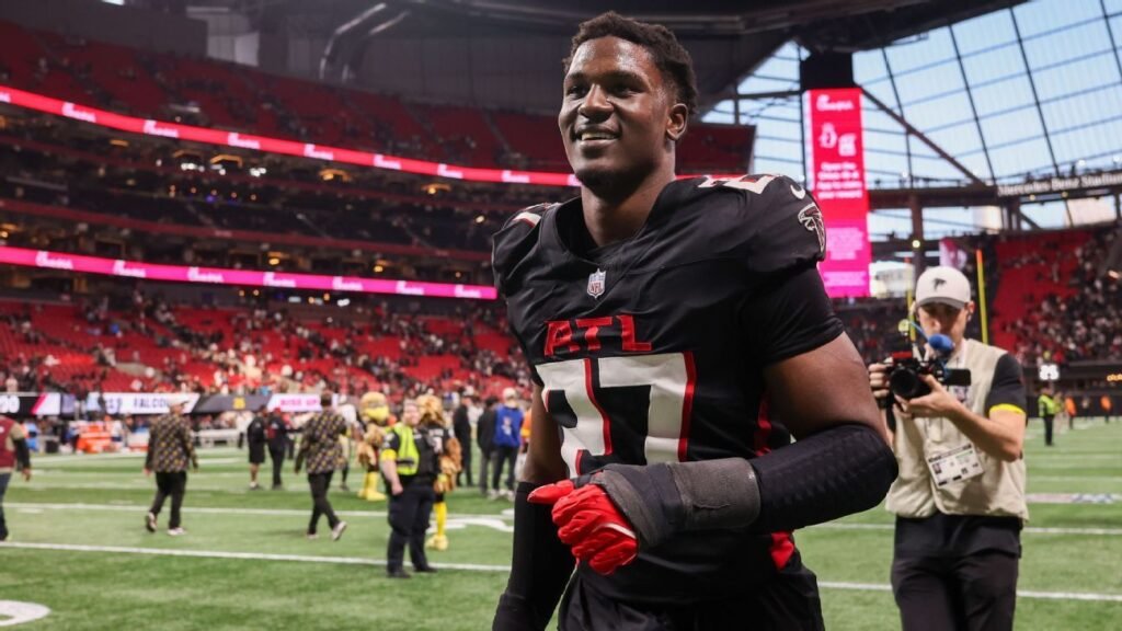 Pearce (Falcons) colisiona con el auto de su exnovia (WNBA)