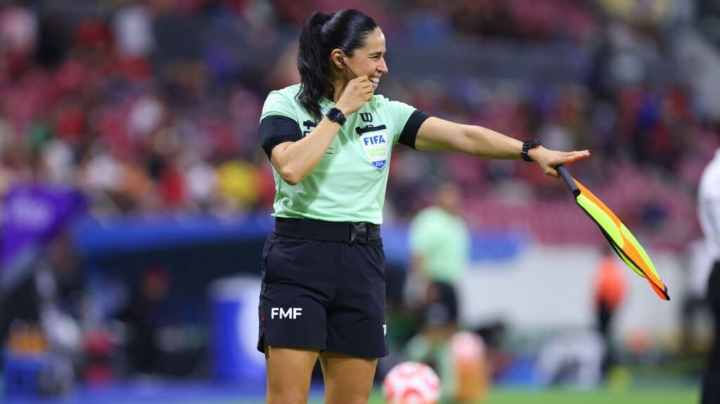 Árbitros respaldan la decisión en el conflicto Larcamón-Karen Díaz