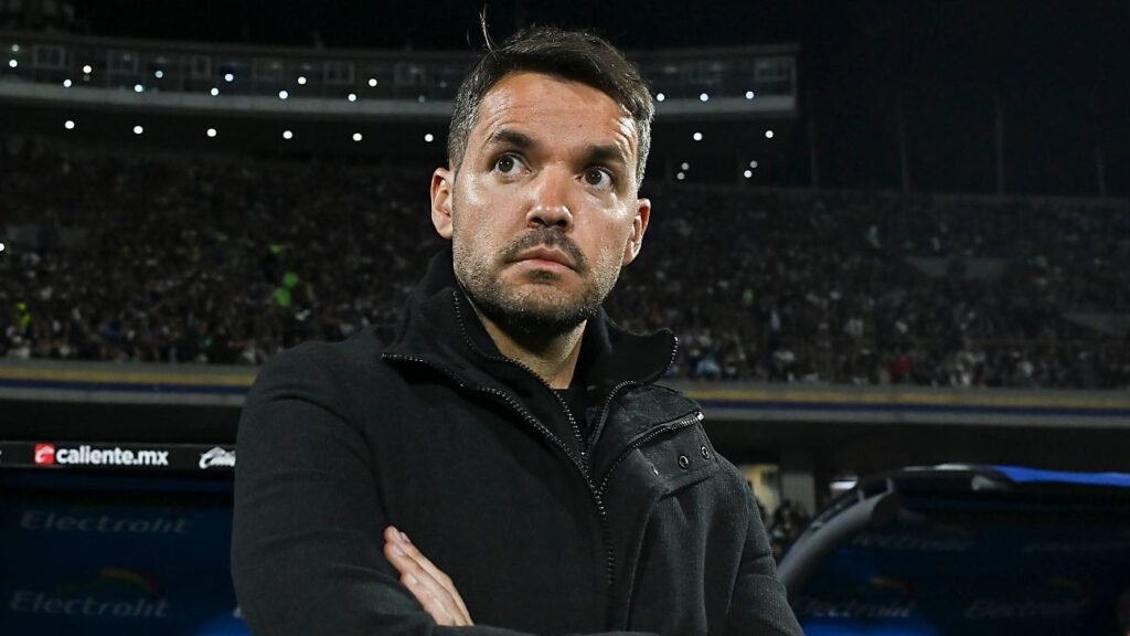 La racha más complicada de Larcamón en seis torneos se cierne sobre él