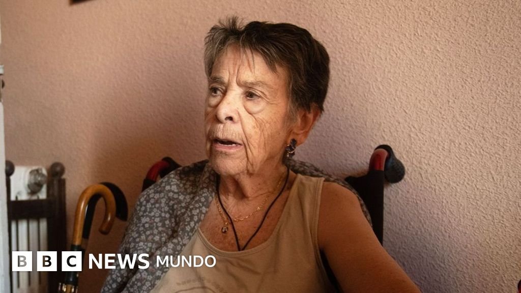 El desgarrador desalojo de la abuela Maricarmen, de 87 años, revela la cruda realidad de la crisis de vivienda en España